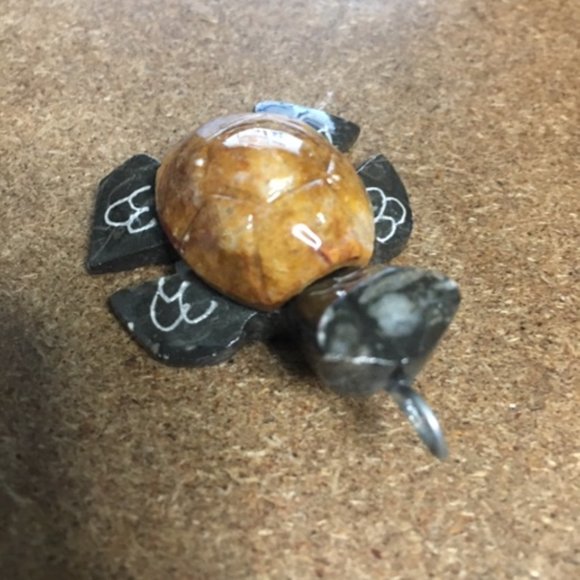 NEW Sea Turtle Polished Marble Stone Figurine Pendant Hand Crafted 1.75" - Picture 9 of 12